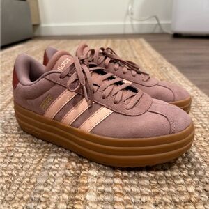 Adidas Women's Mauve and Tan Sneakers